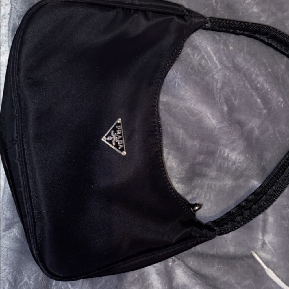 Prada purse worn once have card and dust bag